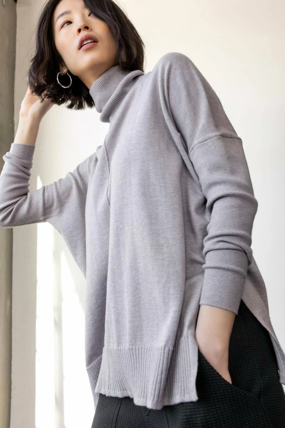 Lilla P women Oversized Turtleneck Sweater in Husk - Image 3