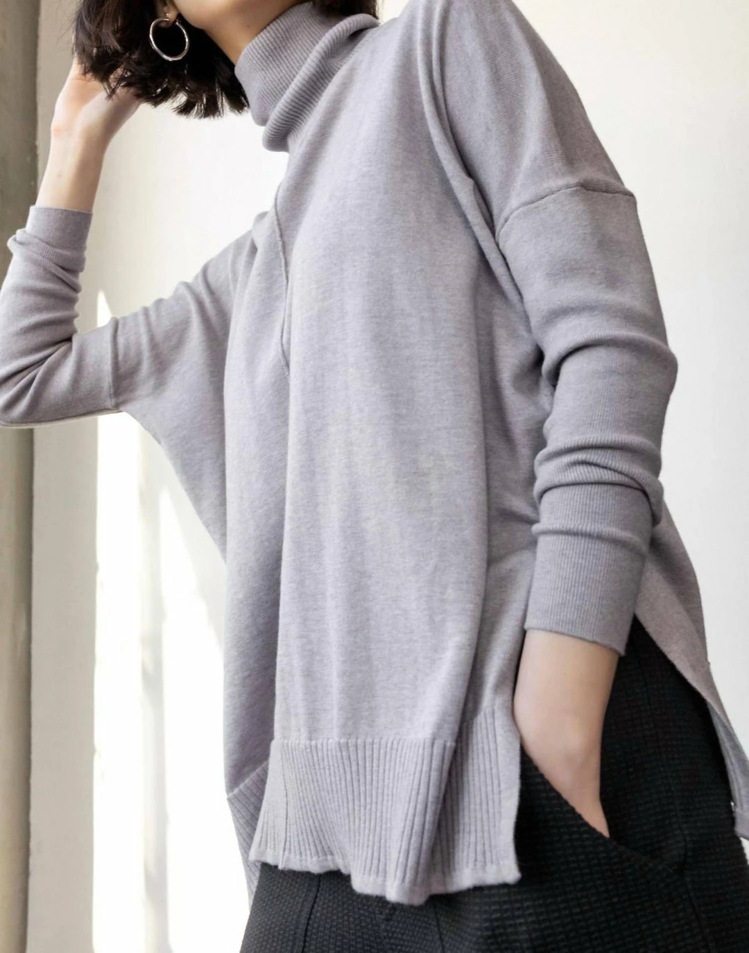 Lilla P women Oversized Turtleneck Sweater in Husk - Image 2